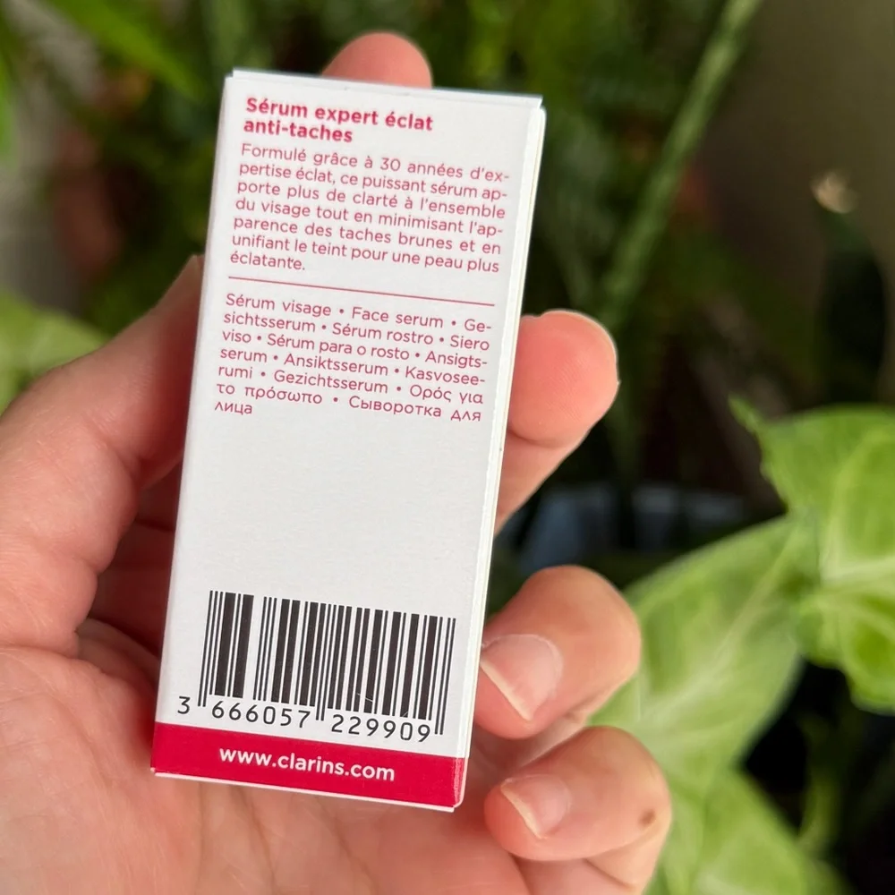 Clarins Bright Plus Brightening Vitamin C & Niacinamide Dark Spot Serum – 3ML